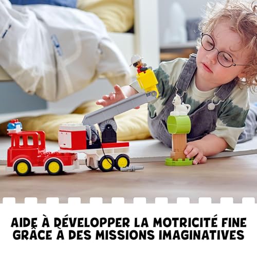 LEGO Duplo Town Le Camion de Pompiers - Jouet Éducatif pour Enfants dès 2 Ans - Camion, Figurine de Pompier, Chat & Arbre - Idée Cadeau pour Garçon ou Fille 10969