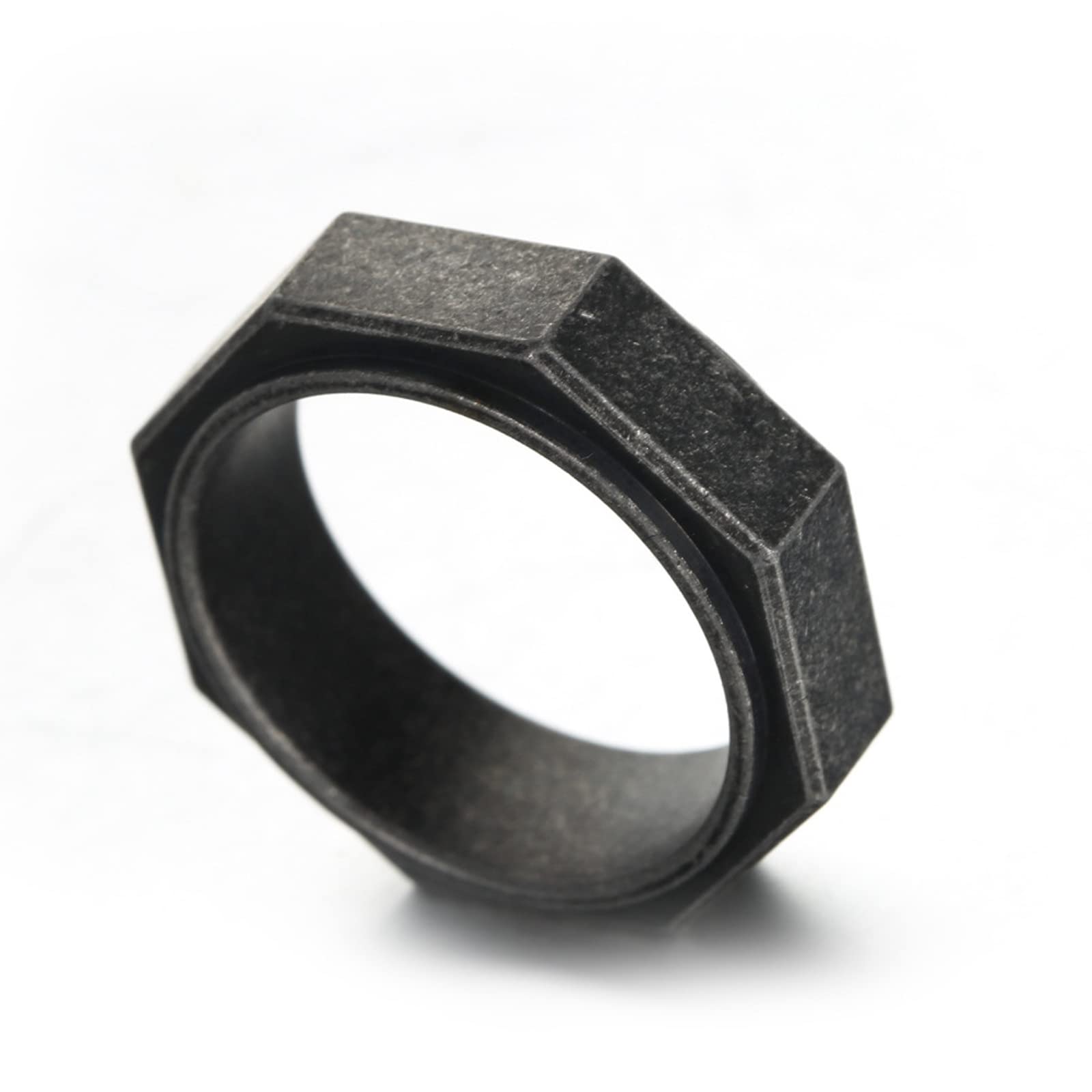 Bague acier au titane pour look homme urbain anneau carré huit côtés