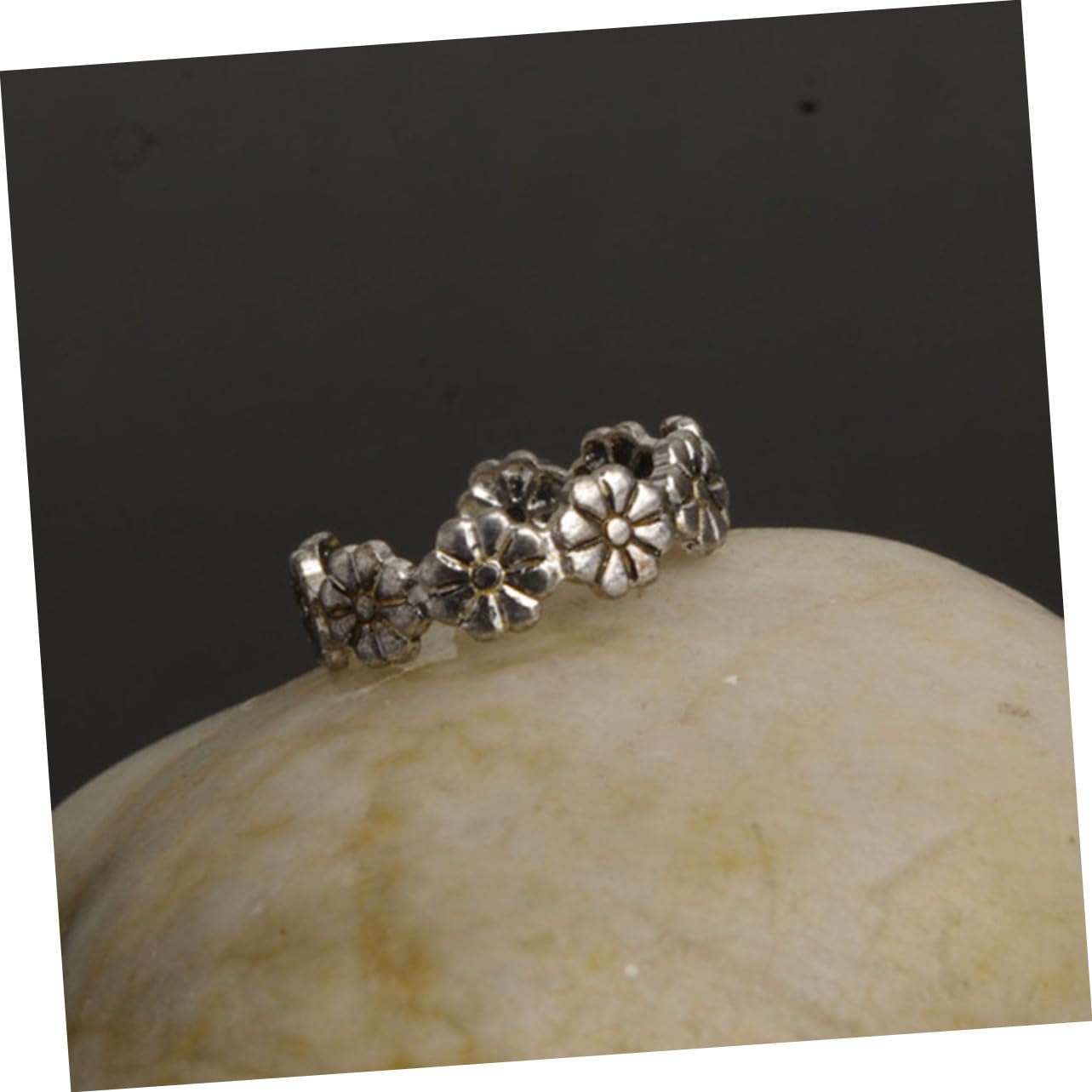 GALPADA Vintage Adjustable Daisy Flower Toe Retro Carved Foot Jewelry for Women Antique Silver for Outfits and Beach Wear Elegant Floral Joint for Foot Accessories