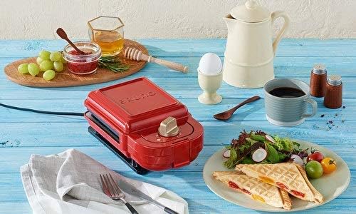 Amazon ブルーノ Bruno ホットサンドメーカー 耳まで焼ける 電気 シングル レッド Boe043 Rd Bruno ホットプレート 通販