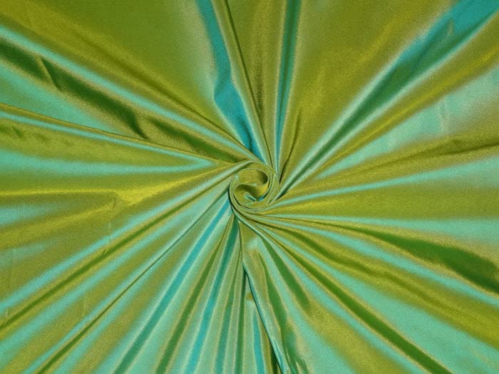 Taffetas de soie vert irisé pour confectionner une robe de mariée féerique