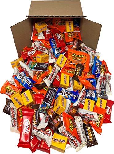 BULK CHOCOLATE CANDY BAR MIX - 5 LB of Individually Wrapped Milk Chocolate Bars, Includes Hershey Bars, Almond Joy, Whoppers, MIlk Duds, Kit Kat, Reese's Cups, Reeseâ€™s Pieces, Hershey Bar with Almonds