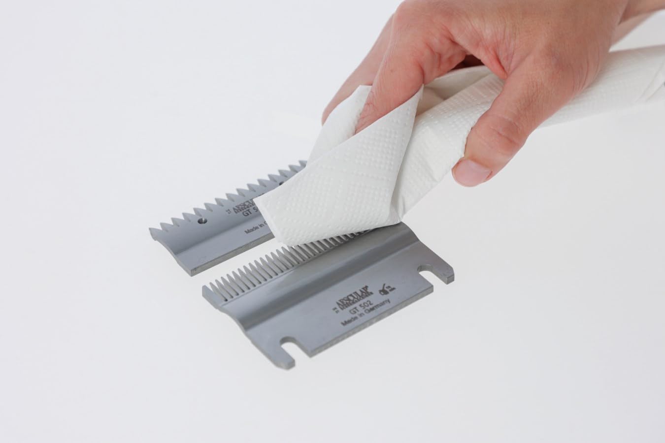 Kerbl Aesculap Cuchillo de corte Econom (juego de cuchillos de corte, 3 mm de altura, acero al carbono de alta calidad, larga vida útil, se puede lijar, revestimiento de superficie resistente) GT516