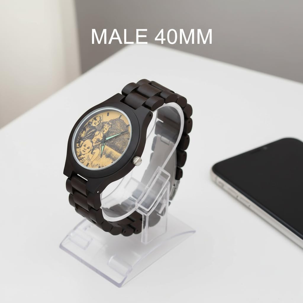 El reloj de madera para hombre para casas de árbol cuenta con un movimiento de cuarzo japonés. Es un reloj de pulsera personalizable elegante y único con una caja de nogal negro.