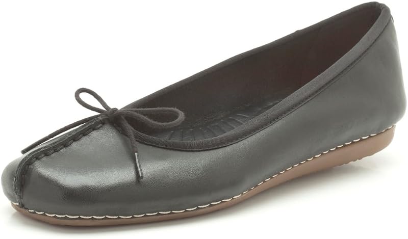 Clarks Women's Un Rio Zip Sneaker, 6 UK