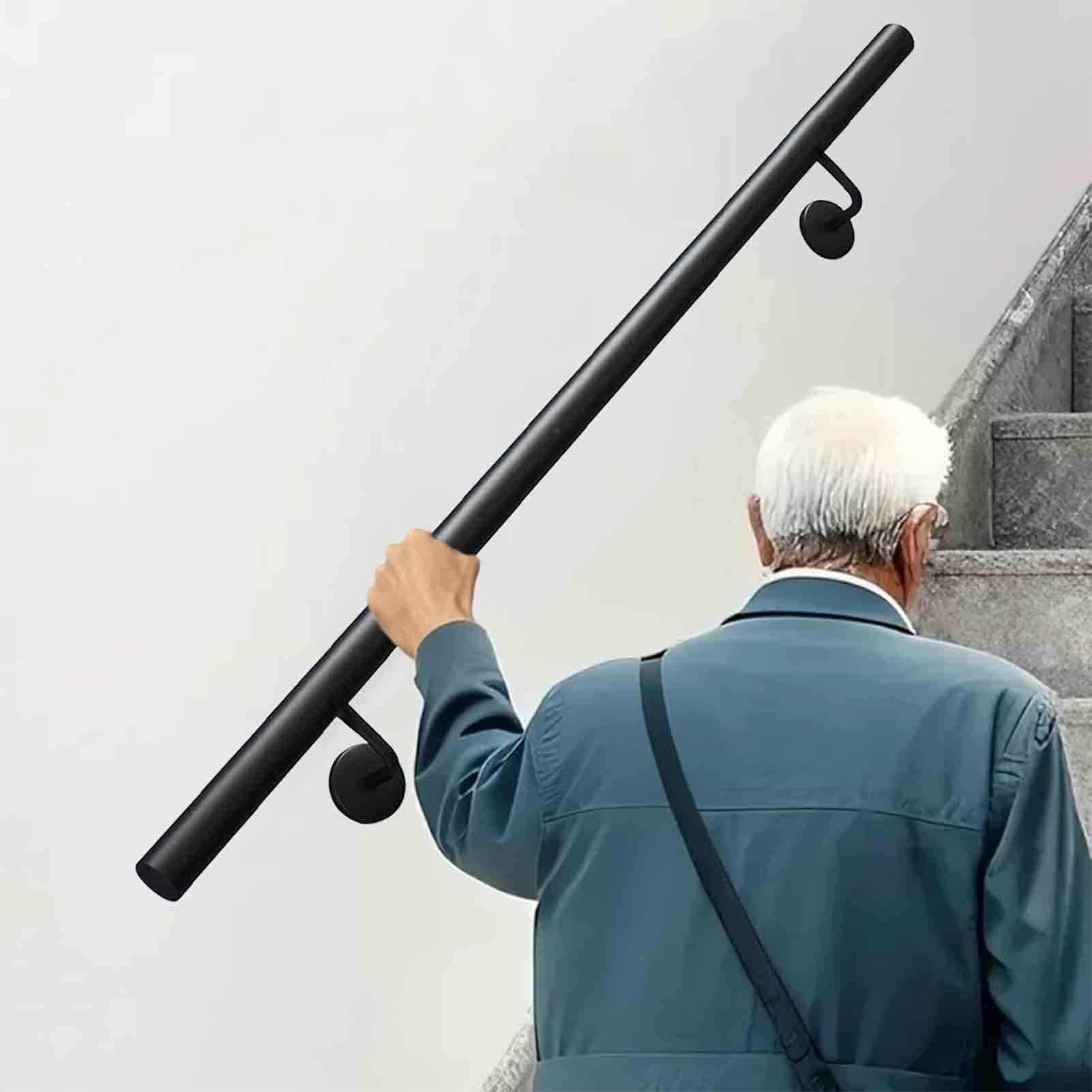 Rampe d'escalier antidérapante pour sécuriser un couloir ou un sous-sol sombre