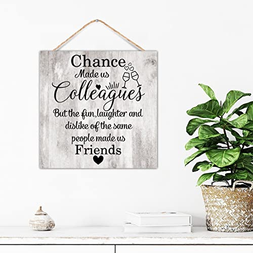 Plaque murale en bois Chance Made Us Colleagues 30x30 cm
