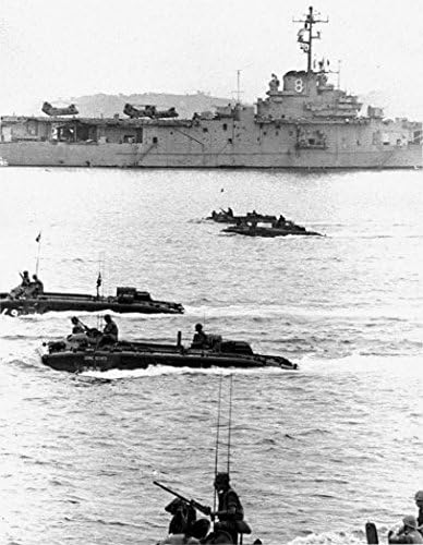 Amazon Co Jp 米国海兵隊lvt 5 Amtracs Pass米国海軍水陸両用the Assault Ship Uss Valley Forge Lph 8 ホビー