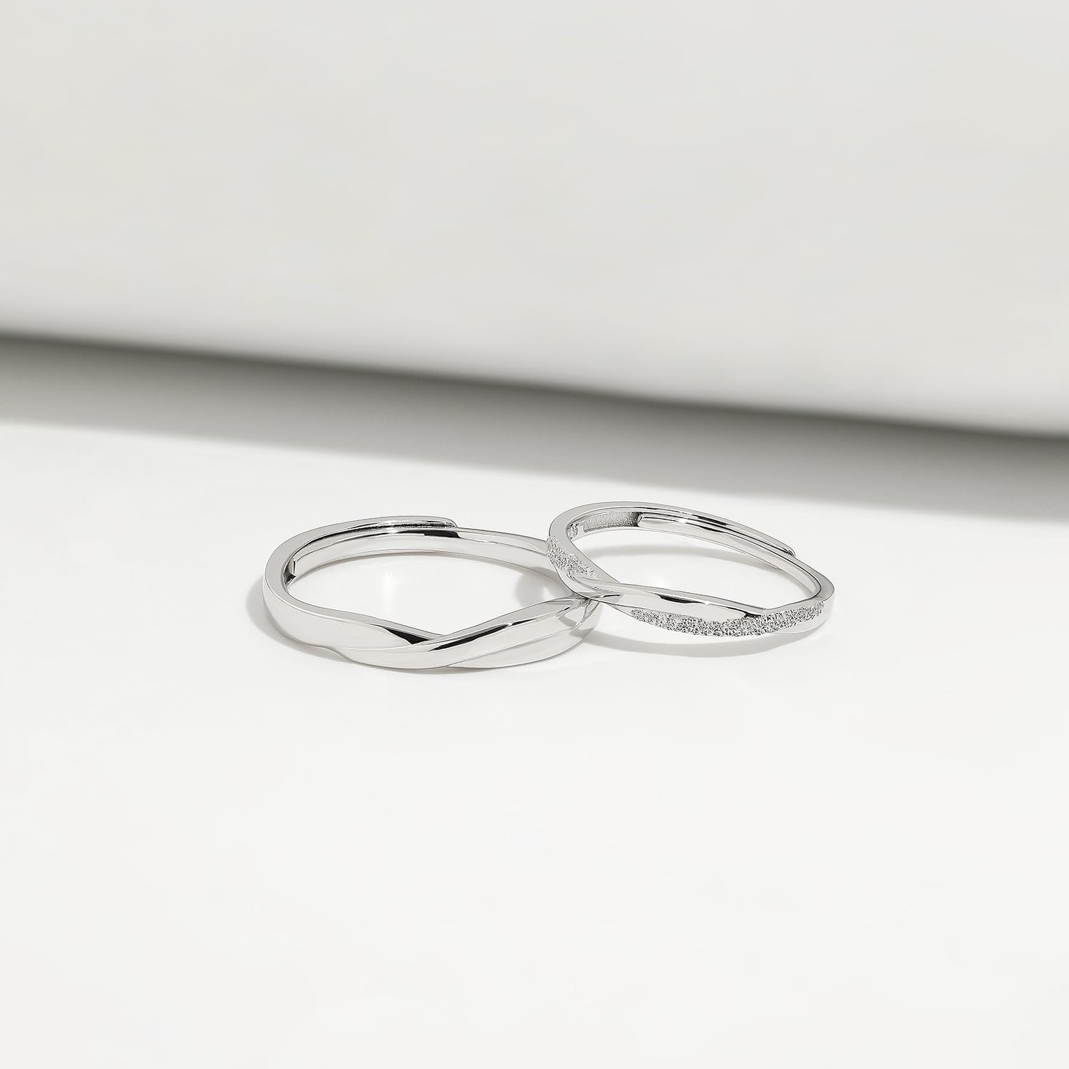 Meissa Alianzas de Plata Pareja Anillo de Compromiso y Boda Plata de Ley 925 para Novios Anillos Tamaño Ajustables Amor Entretejido para Aniversario y San Valentín (Juego de Dos Anillos)