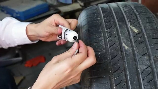 Hzutloer 100ML Black Tire Repair Glue,Tire Rubber Strong Adhesive,Tire Repair Sealant,Instant Super Glue For Car, Motorcycle, Truck, Tractor Tire Puncture Repair - View #10