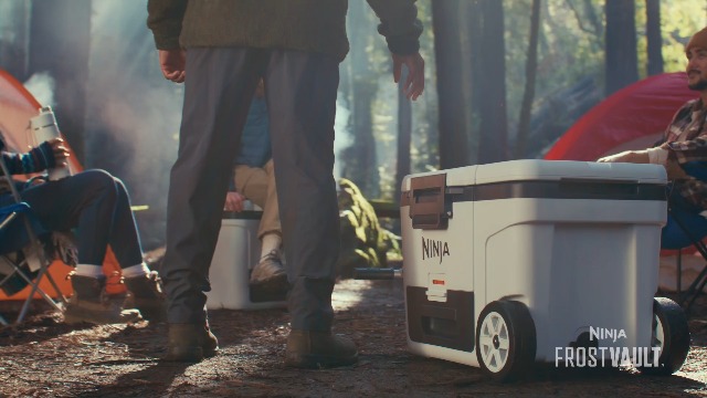 Amazon.com: Ninja FrostVault | 65qt Wheeled Cooler with Cold Dry