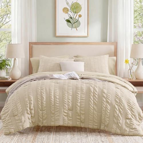 CASAAGUSTO Queen Comforter Set, 7 Pieces Beige Seersucker Bed in a Bag Queen Size Soft All Seasons, Bedding Sets with Comforter, Flat Sheet, Fitted Sheet, 2 Pillow Shams, 2 Pillowcases by CASAAGUSTO - Used condition - US$50.00