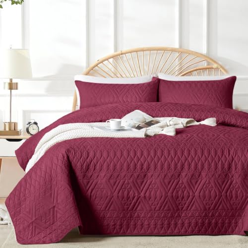 akkialla 118"x106" Burgundy California King Quilt Set, Oversized Floor-Length Bedspread, Boho Geometric Pattern Microfiber Coverlet, 3-Piece All Season Bedding with 2 Pillow Shams
