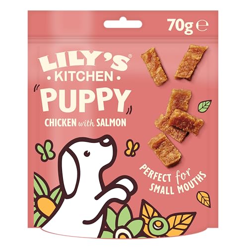 Lily's Kitchen Elaborado con ingredientes naturales paquete de golosinas para cachorros trocitos de pollo con salmón receta sin cereales 8 × 70g