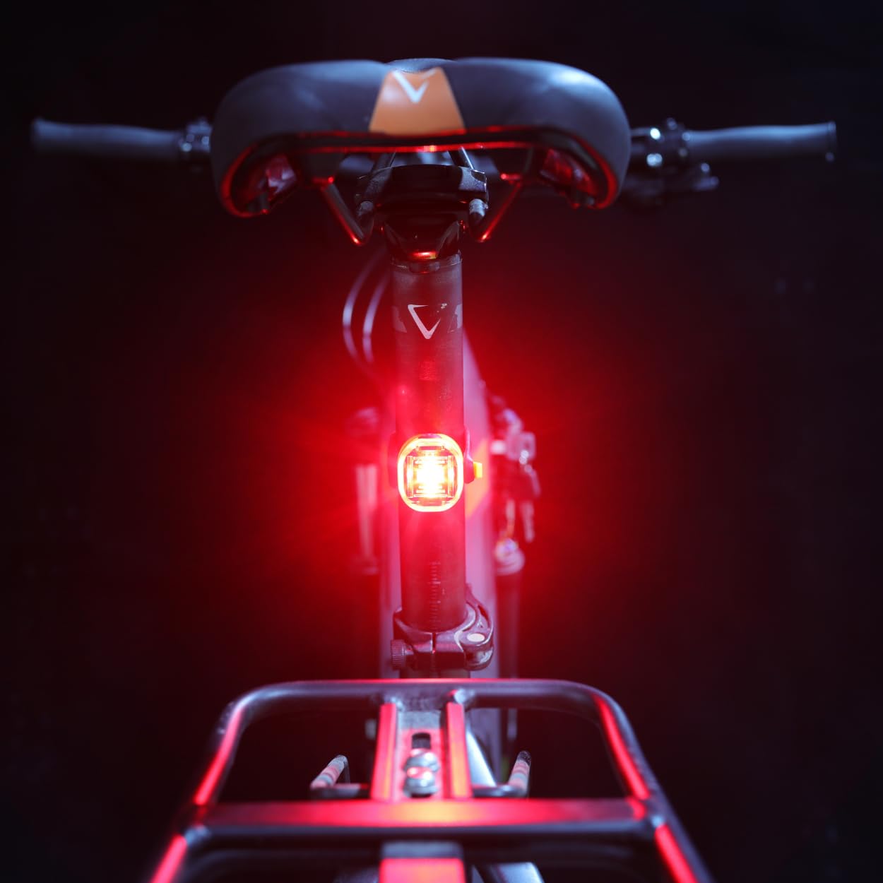 SPEED BUDDIES Phare avant de vélo pour enfant - Homologué StVZO - Rechargeable USB-C - Imperméable et robuste - Longue durée d'éclairage - Lampe de vélo LED pour enfants