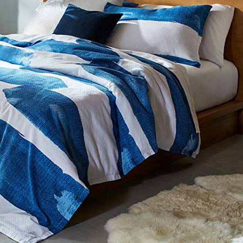 Amazon Brand – Rivet Modern Shibori Watercolor Garment-Washed Stripe, King, Duvet Cover Bedding Set, 90 x 104, Indigo, White