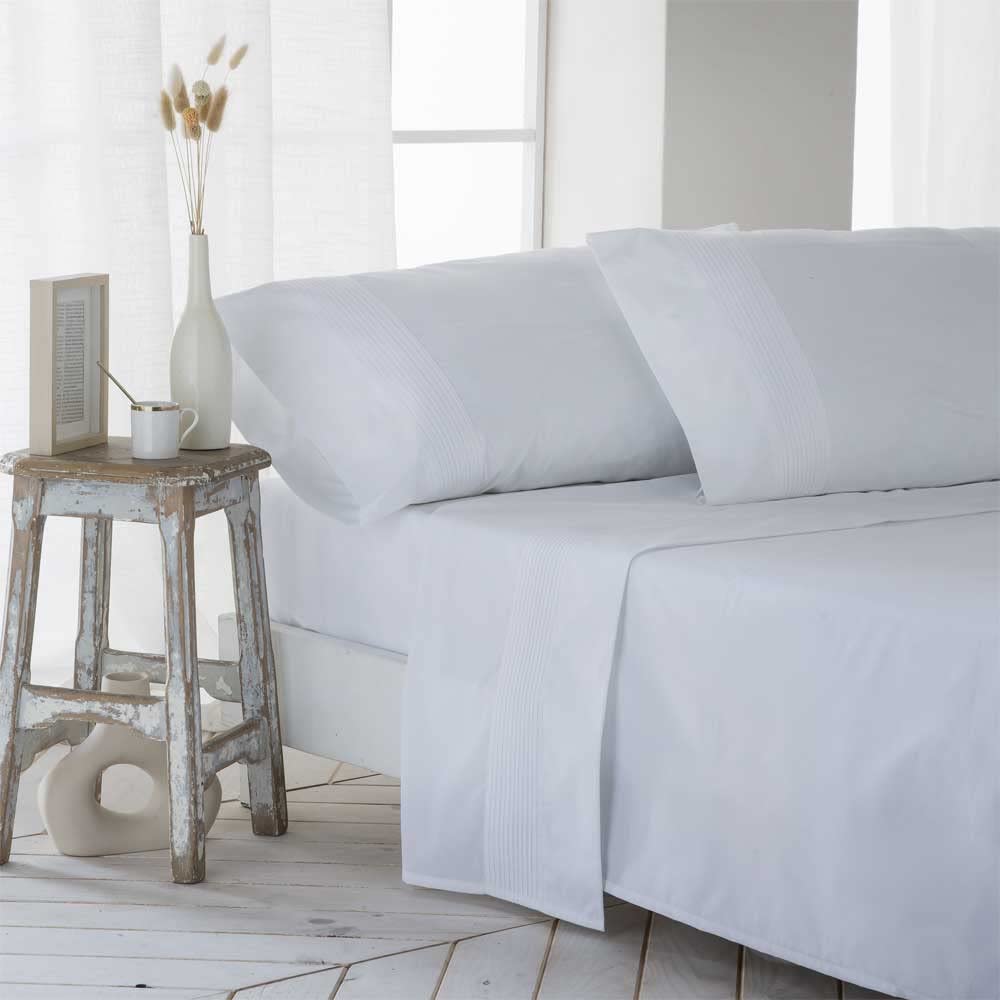 Juego de sabanas 135x190 / 200 GORBEA BLANCO PERCAL ALGODÓN 100% 180 HILOS COLOR BLANCO Cama de 135 x 190/200. Incluye: sábana encimera + 1 funda de almohada + sábana bajera ajustable 135x190 / 200