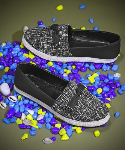 Image of JM LOOKS Women Pattern Finish Slip On Loafers with Flat Sole