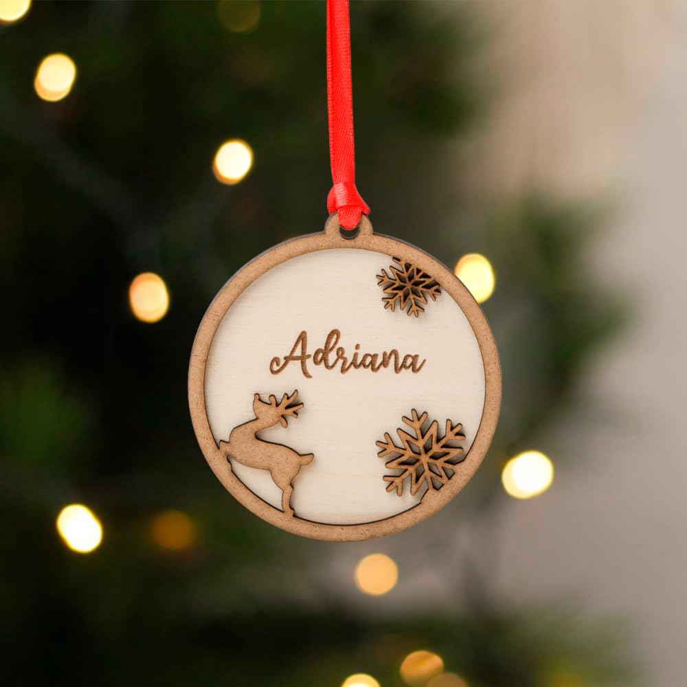 Bola de Navidad Personalizada - Nombre Grabado con Diseño de Reno y Copo de Nieve - Bolas arbol de navidad - Decoración Navideña en Madera - Cuerda Incluida
