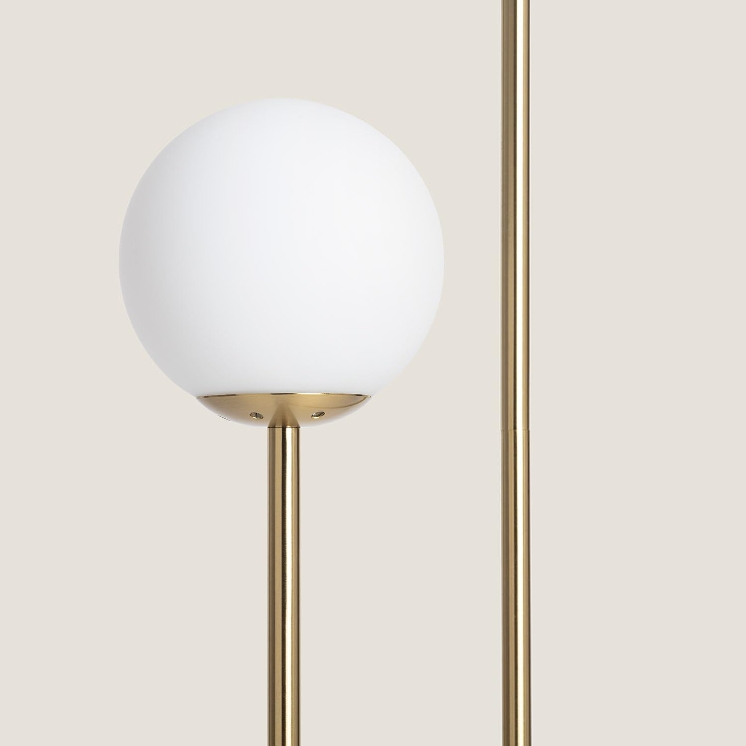 LEDKIA Lámpara de Pie Metal y Cristal Moonlight Brass 2 Focos Dorado | Diseño Moderno | 2 Focos E27 | Ideal para Salón y Dormitorio | Ahorro de Espacio | Acabados en Metal y Cristal