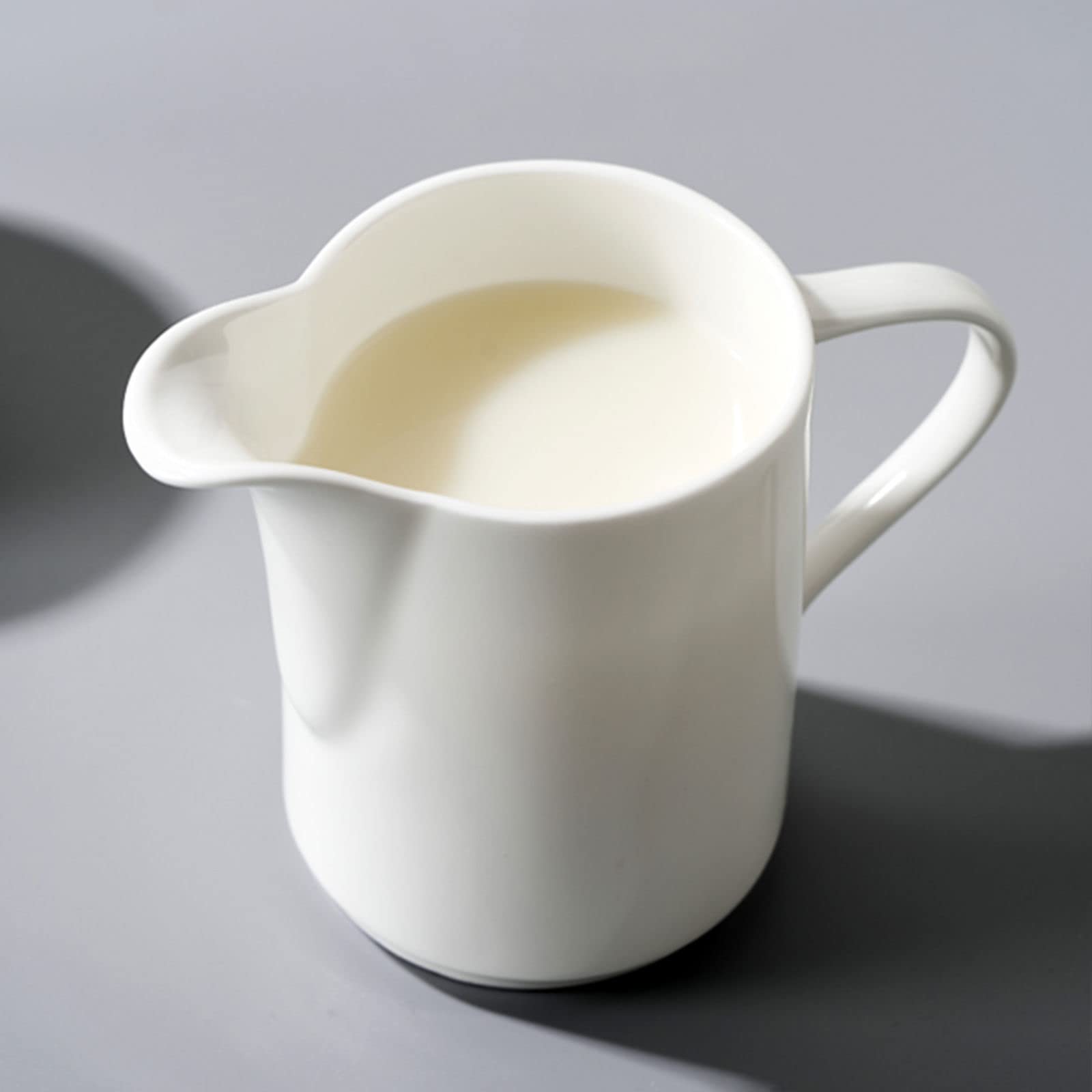 cukiernica, zestaw do śmietanki i cukru, ceramiczna cukiernica z pokrywką i dzbankiem na mleko, mlecznik i cukiernica, dzbanek na śmietankę, dzbanek na cukier, zestaw do serwowania kawy-biały dzbanek