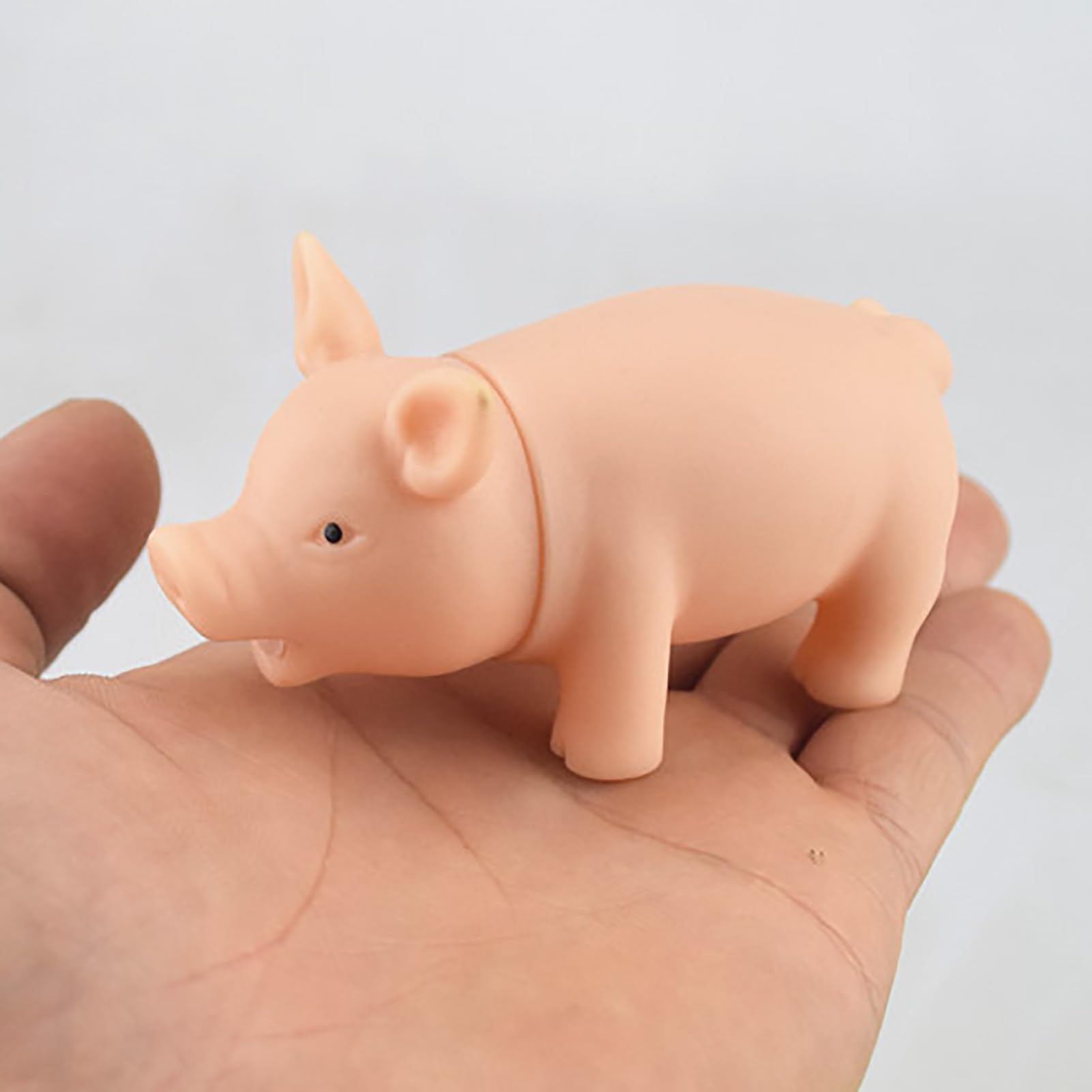 Screaming Pig Toy, 7x5cm, Soft Rubber, Funny Squeaky Sound Stress Relief Toy, Interactive Piggy Toy with Portable Design - Image 4