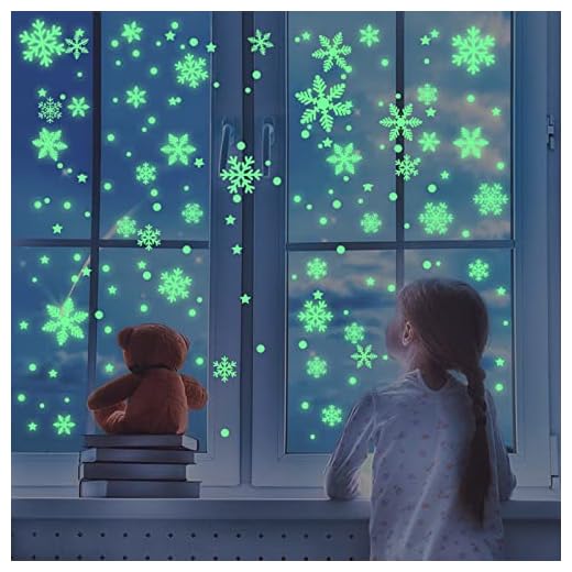 BSITSSS 125 Pièce Noël Autocollants Fenetre, Fluorescent Decoration Noel Deco Noel Stickers Fenetre Flocon de Neige Décoration Noel Interieur, DIY Amovibles PVC Réutilisables Autocollant Statique(A)