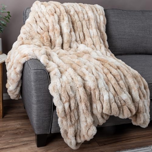 Image of Lavish Home Oversized Ruched Faux Fur Blanket - 60x80-Inch Jacquard Faux Fur Queen-Size Throw for Sofas and Beds - Luxurious Bedding (Beige)