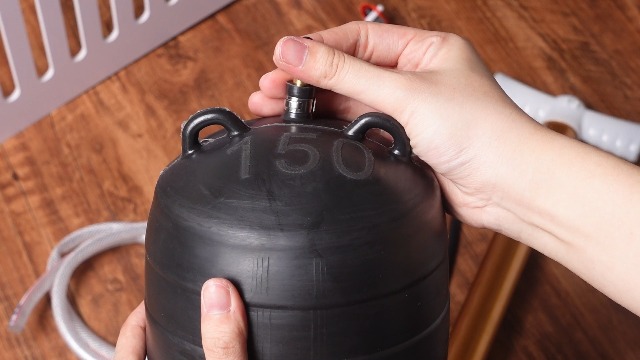 Image of Glooglitter 2 Inch Inflatable Pipe Plug Sewer Test Plug Rubber Plumbing Test Balloon Ball for Sewage Pipeline Inspection (with 39.37 Rubber Extension Hose)