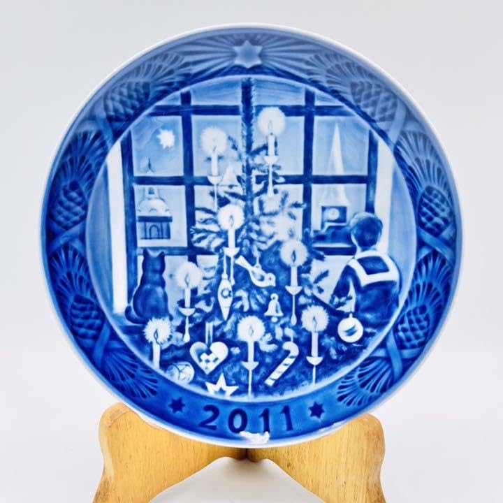 Amazon.co.jp: 大 ロイヤルコペンハーゲン イヤープレート 2011年 箱