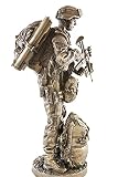 Spadochroniarz brązowa żywica syntetyczna, 33 cm statuetka wojskowa 8087 Modern Era spadochroniarz z M16