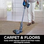Aspirateur stick cordé Shark Rocket ultra léger, se transforme en aspirateur à main, direction pivotante, performance continue, pour tous types de sols, moins de 9 lbs, bac à poussière facile à vider, bleu (HV300C)