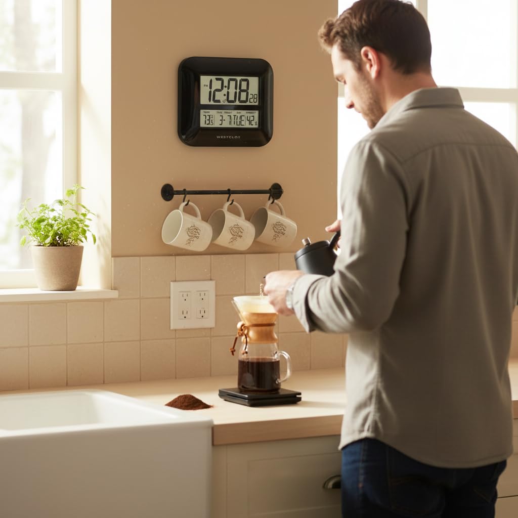 Westclox Reloj de pared digital grande negro con indicador de fecha y temperatura