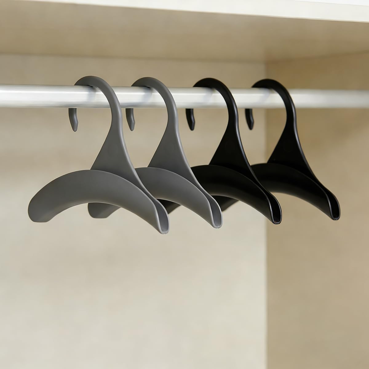 8Pcs Purse Bag Hanger Hook Black Acrylic Purse Holder for Closet Organizer Storage, Handbag Belt Hanger for Tote Satchel Storage Space Saving Handbags Organizer(Black and Grey)