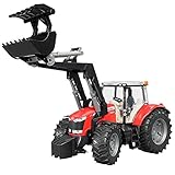 Der Massey Ferguson 7624 mit Frontlader sorgt für strahlende Kinderaugen
