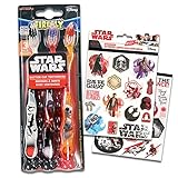 Este juego de cepillos de dientes de Star Wars incluye 3 cepillos de dientes individuales de cerdas suaves de Star Wars con ventosas, perfectos para el cuidado dental de los niños
