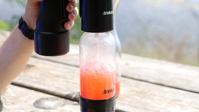 drinkmate 炭酸水メーカー Soda Maker ブラック Amazon.com: DrinkMate Portable Soda Maker, Black, 0.5L, w