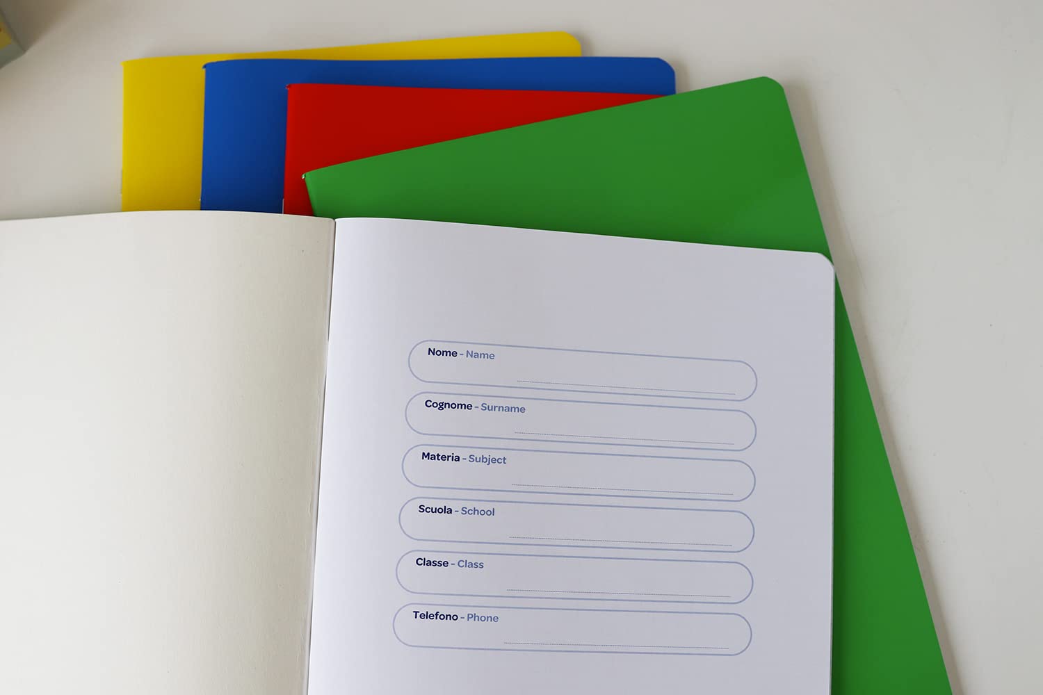 Favorit cf.5 Quaderni A4 Copertina Monocolore Rigatura Quadretti 5mm Carta 80g/Mq Rosso Giallo Blu Verde Turchese