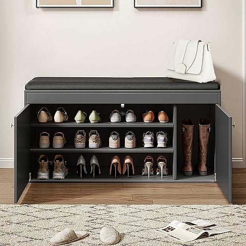 Banco de entrada moderno con almacenamiento de zapatos y asiento acolchado, zapatero de puerta cerrada, solución de almacenamiento multifuncional para entrada, sala de estar o dormitorio.