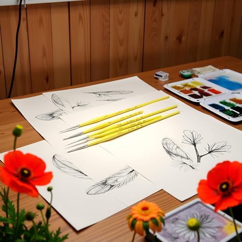 Image of Like it Short Liner Premium Series /Small Professional Miniature Paint Brushes Set of 4 Size 4 /0, 5 /0, 6 /0 and 7 /0 (Parrot Green Short Liner) Includes Brush Holder