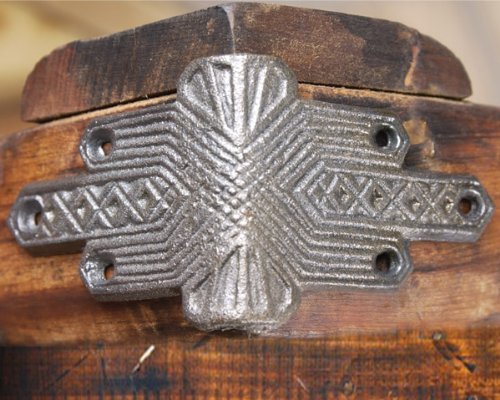 Trunk Decorative Corner