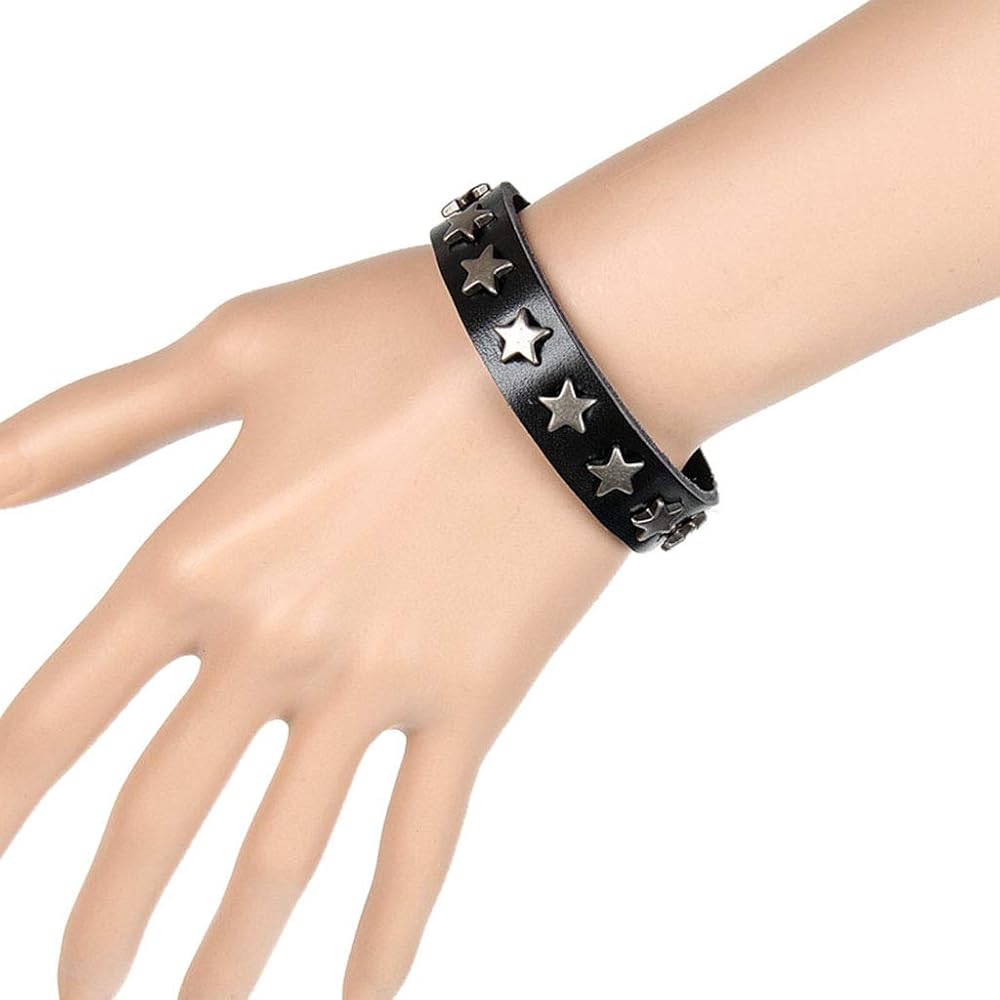 GIVENCHY 星型スタッズ バングル　ブレスレット ジバンシィ GIVENCHY バングル スタースタッズ レザー ブラック