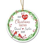🎄 Pendentif rond de Noël en céramique: diamètre 7,3 cm, idéal pour décorer n'importe quel coin de la maison. Léger et portable, c'est un cadeau attentionné pour partager la magie des fêtes avec vos proches ou une jolie décoration.