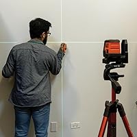 Vista 11 de Klein Tools Nivel láser autonivelante 93MCLG, mini nivel de línea cruzada, clase 2, ≤ 1mW, herramienta de alineación de nivelación, líneas