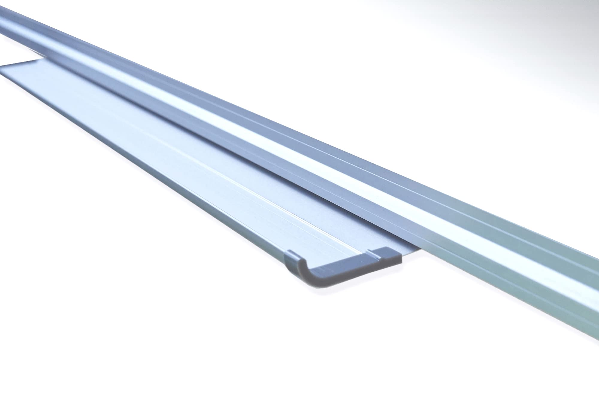 Tablica suchościeralna, magnetyczna tablica suchościeralna z aluminiową ramą i dużą półką na długopisy, w 16 rozmiarach, lakierowana ochronnie, z materiałem montażowym, wymiary: 120 x 90 cm
