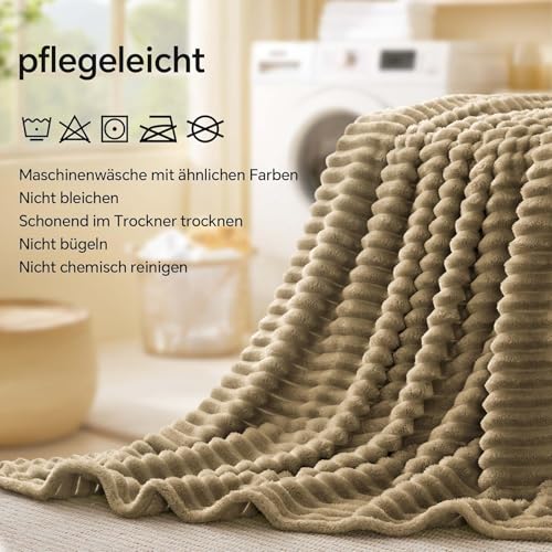 BEDELITE Kuscheldecke Flauschig Decke Klein - weiche Flanell Decken Braun 125x150 für Sofa, Deko Streifen Cord Fleecedecke als Sofaüberwurf für Wohnzimmer, Throw Blanket Wide Use