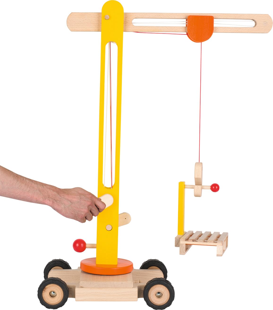 goki Drehkran aus Holz - 64 cm, 360° schwenkbar, mit Gummibereifung und Zubehör - Robustes Material, leichtgängige Kurbeln, inklusive Holzpalette und Palettengabel, sicher für Kinder ab 3 Jahren