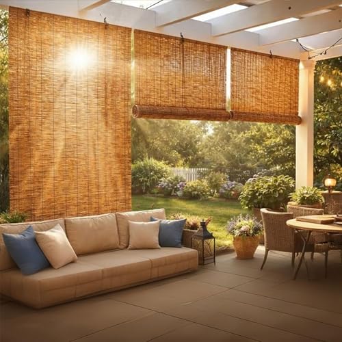 Stores enrouleurs en Bambou pour terrasse extérieure, Disponibles en largeurs de 80 à 160 cm, filtrant la lumière grâce à Leur Fibre Naturelle. Stores...