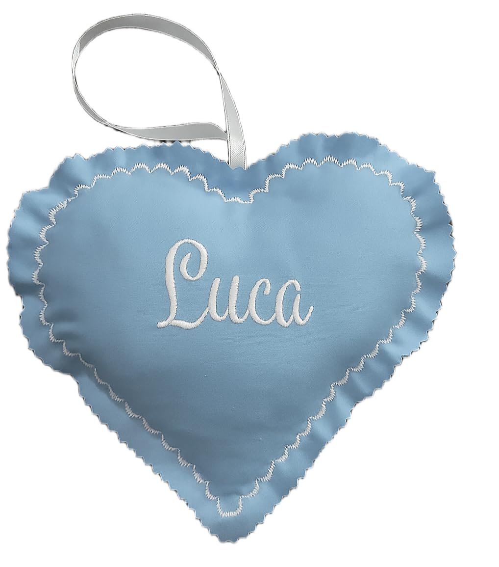 Crociedelizie, Fiocco nascita colorato medaglione sopra culla coccarda capoculla da appendere neonato personalizzato rosa azzurro cuore ricamato nome bimbo bimba