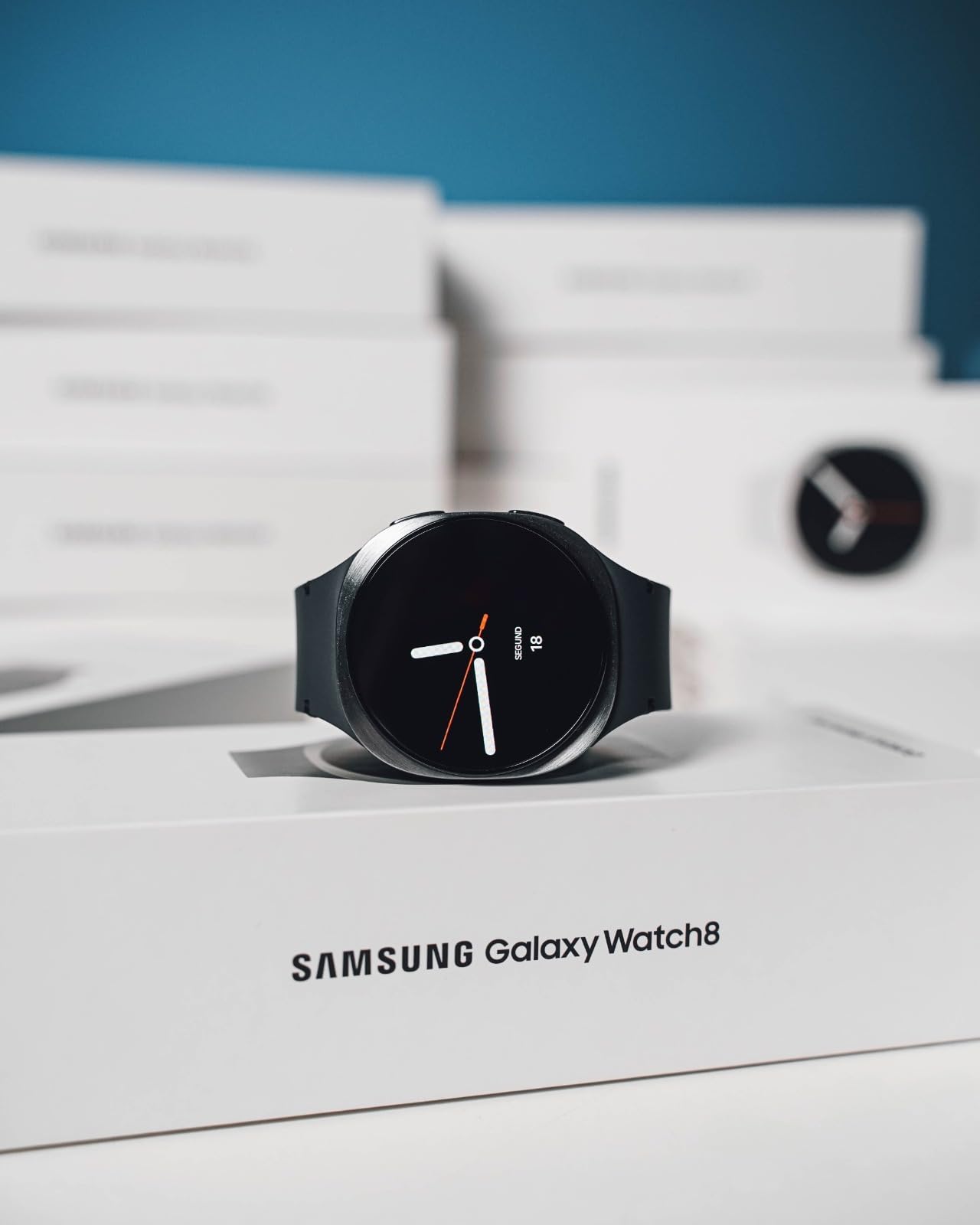 Samsung Galaxy Watch8 ciemnoszary - Smartwatch 44 mm Lte
